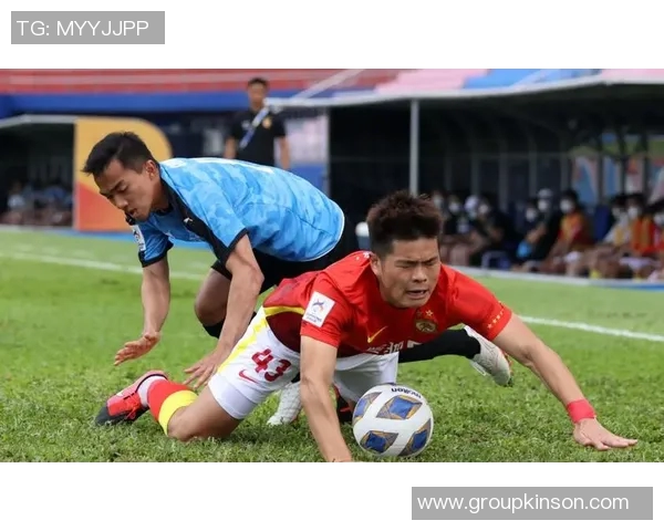 深圳足球队的拼搏之路:邀请赛背后的故事与荣耀